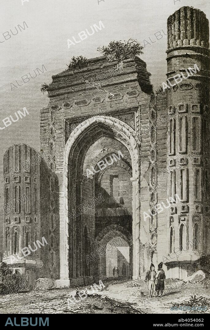 Persia. Soltaniyeh, Zanjan Province. The capital of the Ilkhanate rulers of Persia during the 14th century. Portico of the ancient mosque in Soltaniyeh. At the end of the 16th century the city was practically abandoned and its monuments in ruins. Engraving. Panorama Universal. History of Persia, 1851.