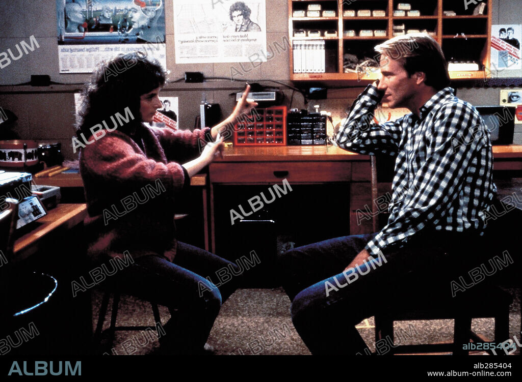 MARLEE MATLIN y WILLIAM HURT en HIJOS DE UN DIOS MENOR, 1986 (CHILDREN OF A LESSER GOD), dirigida por RANDA HAINES. Copyright PARAMOUNT PICTURES.
