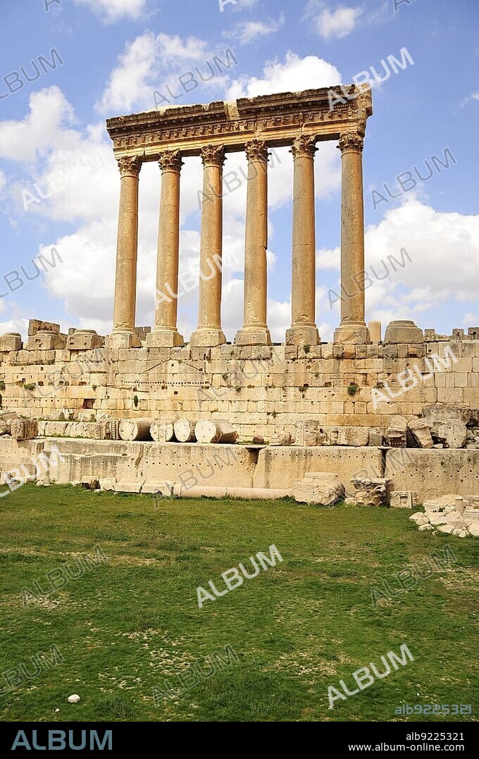 The six remaining columns of the Temple of Jupiter, UNESCO World Heritage Site, Baalbek, Beqaa Valley, Lebanon, Middle East, Orient