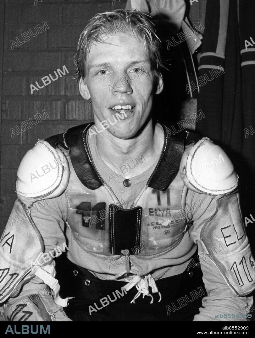 ARKIV 19841008.. Peter Gradin, ishockeyspelare, högerforward, som spelade i AIK under 15 säsonger och blev SM-vinnare 1982 och 1984. Han deltog i OS i Sarajevo 1984 där Sverige vann brons.. Foto: Bertil Ericson / Pressens Bild / TT / Kod: 1002.