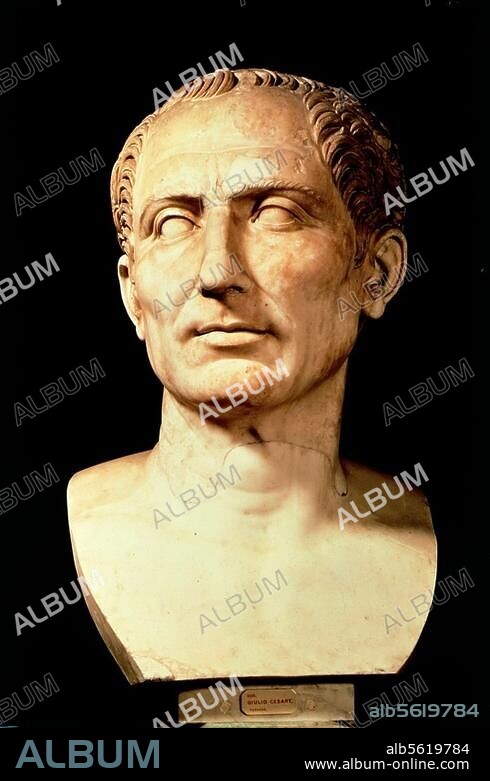 Cäsar (Gaius Julius Cäsar); römischer Staatsmann und Feldherr; Rom 13. 7. 100 v. Chr. - ebd. 15. 3. 44 v. Chr. - Kolossaler Porträtkopf Julius Cäsars. - Skulptur, römisch, um 117/138 n. Chr. Marmor. Gefunden im Bereich des Trajansforums und der Basilica Ulpia in Rom. Ehemals Sammlung Farnese. Inv. Nr. 6038. Neapeol, Museo Nazionale Archeologico.
