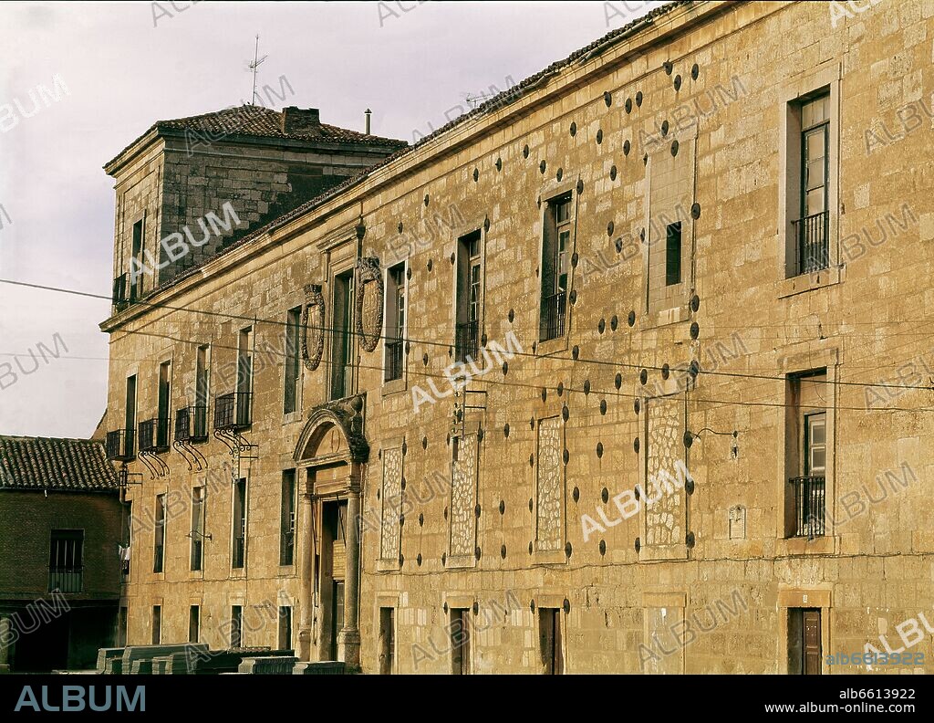 FRANCISCO DE MORA (1552-1611). EXTERIOR DEL PALACIO DUCAL DE LERMA - 1604 -ARQUITECTURA BARROCA ESPAÑOLA.