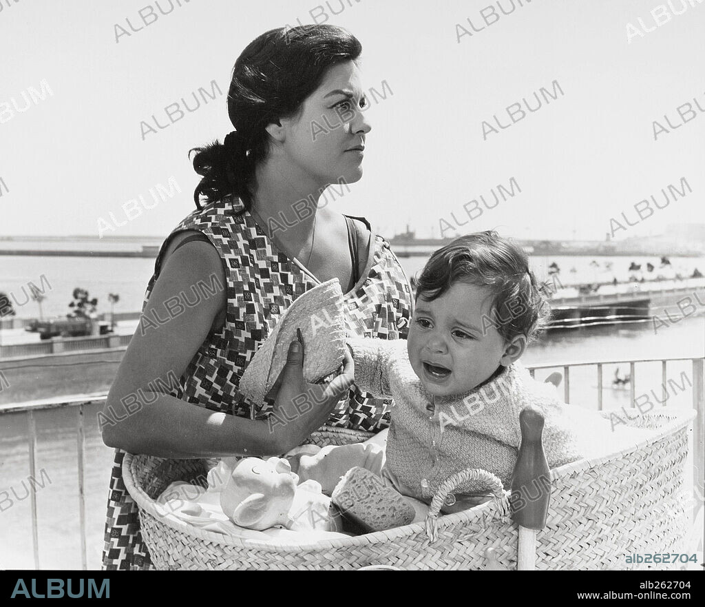 EMMA PENELLA en EL VERDUGO, 1963, dirigida por LUIS GARCIA BERLANGA. Copyright INTER LAGAR.