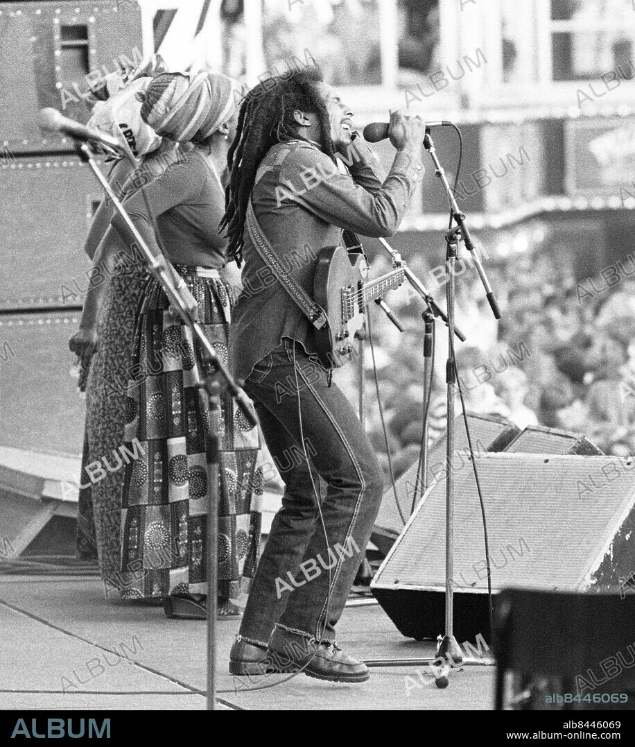 STOCKHOLM 1980-06-17. Bob Marley & The Wailers uppträder på Gröna Lund inför en rekordpublik på 32 000.. Foto: Staffan Almquist / Expressen / TT / Kod: 2 ** AFTONBLADET OUT **.