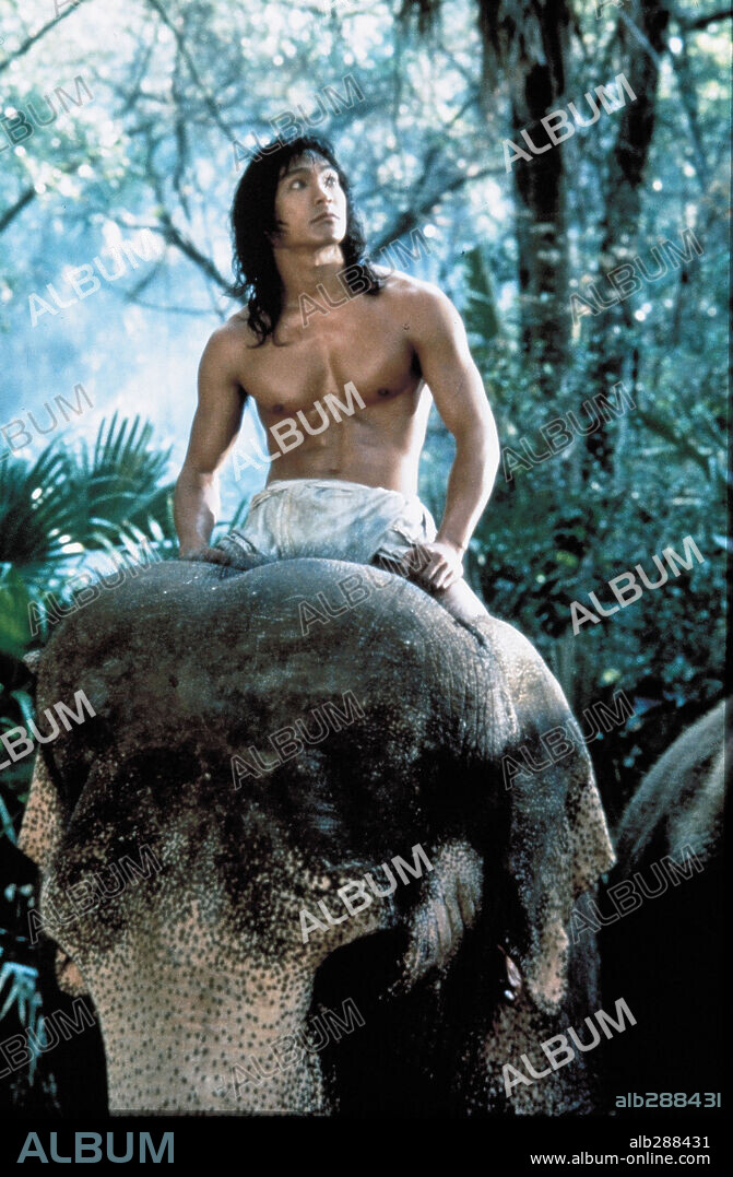 JASON SCOTT LEE en LIBRO DE LA SELVA: EL LIBRO DE LA SELVA: LA AVENTURA CONTINÚA, 1994 (THE JUNGLE BOOK), dirigida por STEPHEN SOMMERS.
