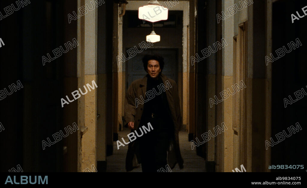 KOJI YAKUSHO in KYUA, 1997, unter der Regie von KIYOSHI KUROSAWA. Copyright Code Red / Daiei Studios.