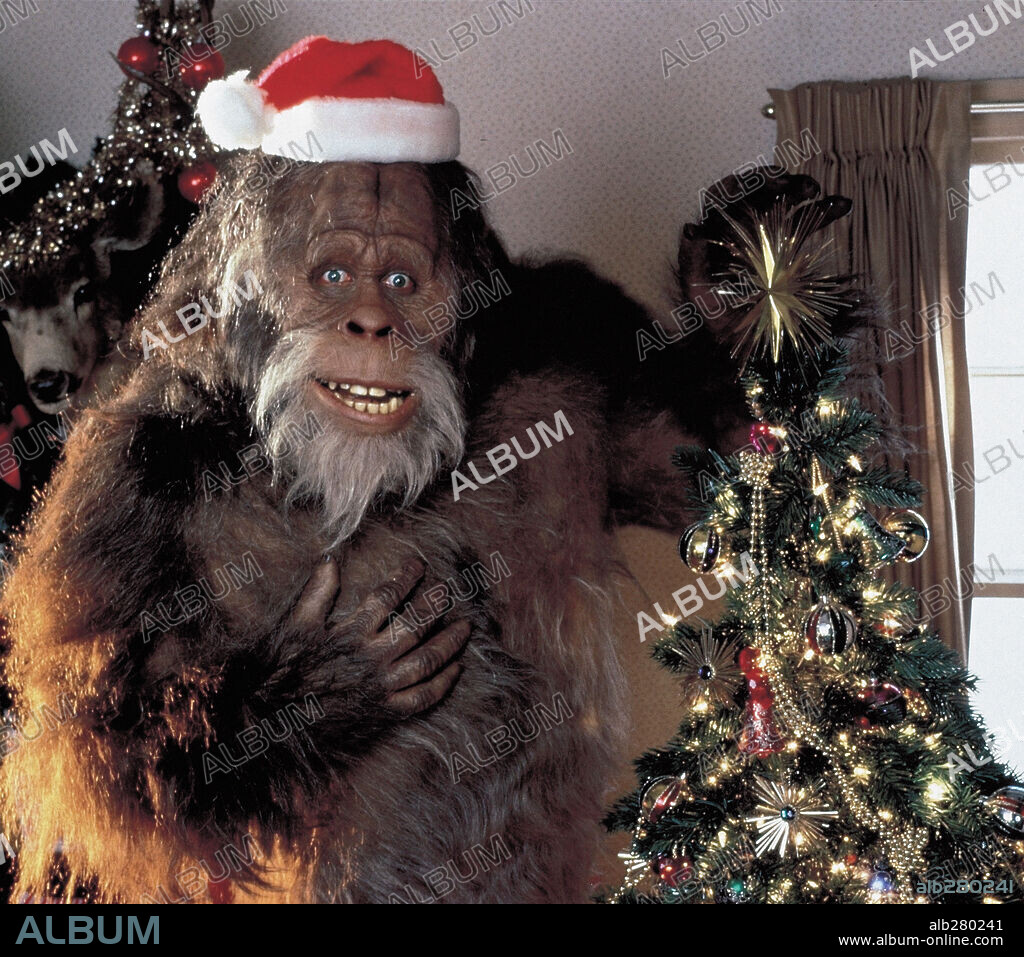 KEVIN PETER HALL in HARRY AND THE HENDERSONS, 1987. Copyright AMBLIN/UNIVERSAL.