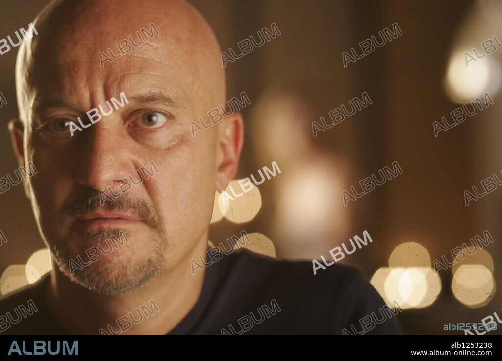 CLAUDIO BISIO in EX, 2009, directed by FAUSTO BRIZZI. Copyright PARADIS FILMS.