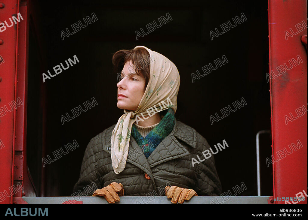 SANDRA BULLOCK in INFAMOUS, 2006, directed by DOUGLAS MCGRATH. Copyright KILLER FILMS.