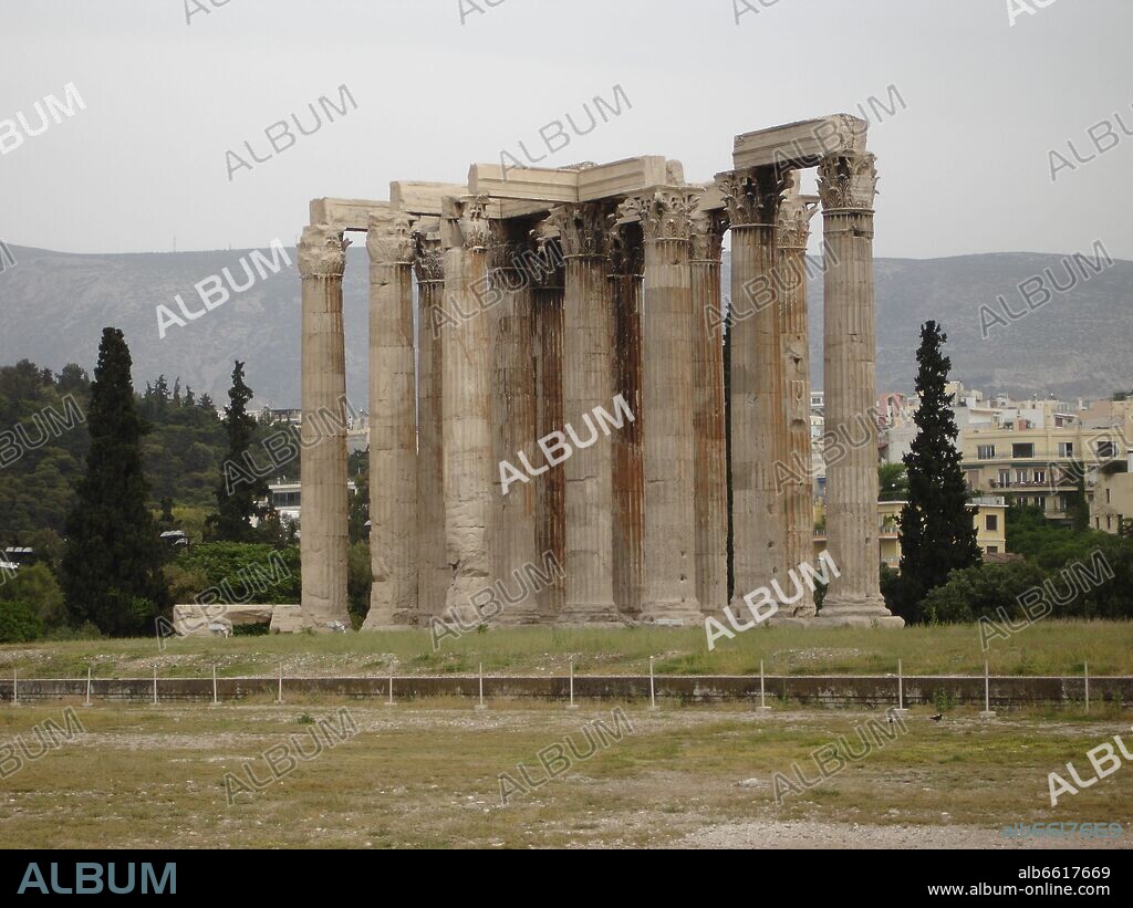 MARCO COSUCIO (S II AC). COLUMAS DEL TEMPLO DE ZEUS OLIMPICO - COMENZADO EN EL AÑO 515 AC CONTINUADO POR ANTIOCO IV EPIFANES (SIGLO II AC) Y ACABADO EN EL 131 D.