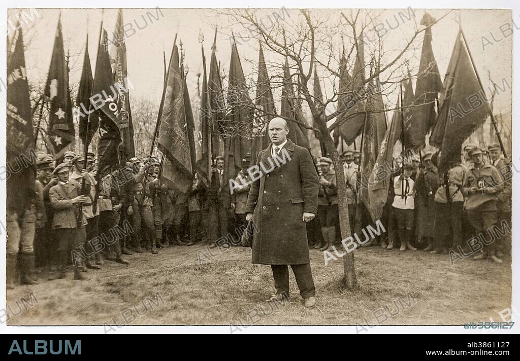 Ernst Thälmann, leader of the German Communist Party, KPD, speech in front of party members, historical photography, in front of 1933, Merseburg, Saxony-Anhalt, Germany