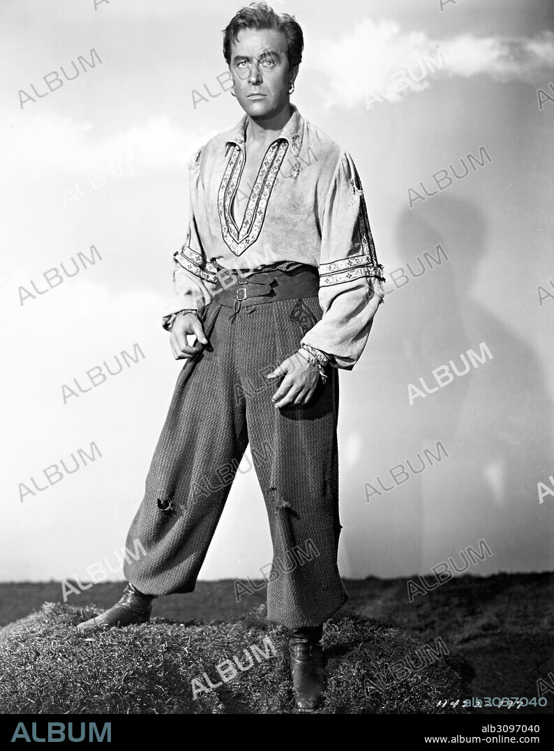 RAY MILLAND in GOLDEN EARRINGS, 1947, directed by MITCHELL LEISEN. Copyright PARAMOUNT PICTURES.