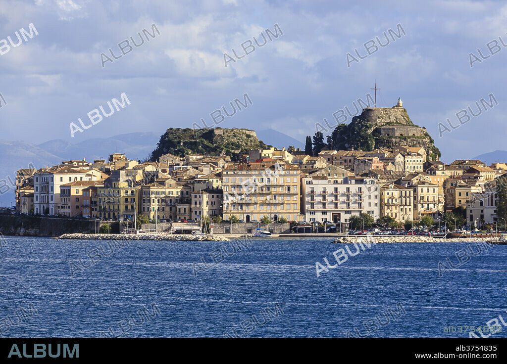 Waterfront, Old Fortress and Old Town from the sea, Corfu Town, UNESCO World Heritage Site, Corfu, Ionian Islands, Greek Islands, Greece, Europe.