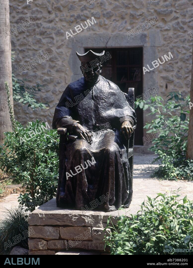 CAUBET REMIGIA. EXTERIOR-MONUMENTO AL PADRE JOAQUIN ROSELLO-FUNDADOR DE LA ORDEN SAGRADOS CORAZONES.