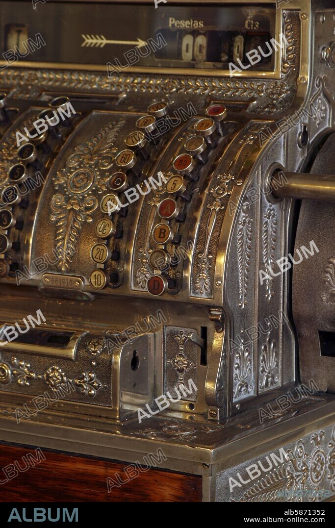 Caja de cuentas y dinero ( restaurante "El Crisol" en O Grove).