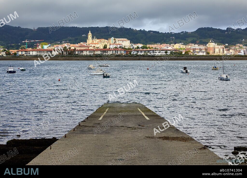 Chingudi Bay, Port de Caneta, Hondarribia in the background, Hendaye, Aquitaine, Pyrenees Atlantiques, France, Europe.