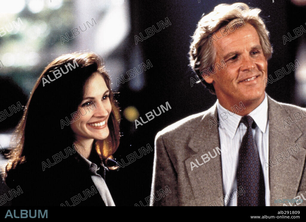 JULIA ROBERTS et NICK NOLTE dans I LOVE TROUBLE, 1994, réalisé par CHARLES SHYER. Copyright TOUCHSTONE PICTURES.
