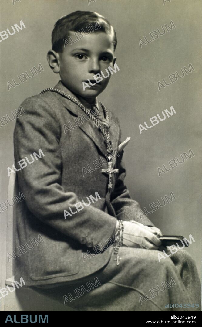 Imagen de la primera comunión del escritor español Juan Marsé en el año 1941.