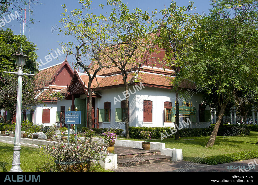 The Chang Ton National Museum used to be home to the King of Thailand's collection of white elephants. The Vimanmek Mansion is a former royal palace and is also known as the Vimanmek Teak Mansion or Vimanmek Palace. Vimanmek Mansion was built in 1900 by King Rama V (King Chulalongkorn) by having the Munthatu Rattanaroj Residence in Chuthathuj Rachathan at Ko Sichang, Chonburi, dismantled and reassembled in Dusit Garden. It was completed on March 27, 1901 and used as a royal palace by King Rama V for five years. In 1982 Queen Sirikit asked permission of King Rama IX (Bhumibol Adulyadej) to renovate Vimanmek Palace for use as a museum to commemorate King Rama V by displaying his photographs, personal art and handicrafts. The palace is the world's largest golden teakwood mansion.
