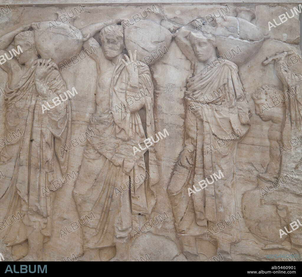 Relieve con portadores de hidrias, fragmento del friso occidental del Partenón, siglo V a. C. Museo de la Acrópolis de Atenas.