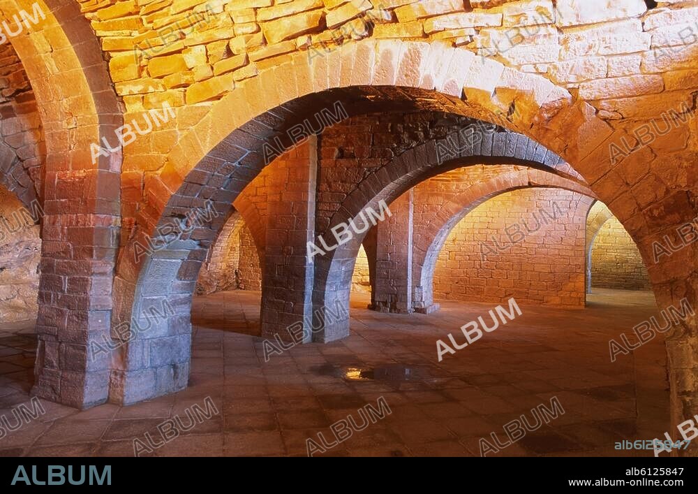 San Juan de la Peña (Sierra de la Peña, Huesca province, Aragonia), Monastery-Monasterio San Kloster San Juan de la Peña (Benedictine monastery, built 10th-12th c.), tombs of the Kings of Aragonia).-Interior: dormitorium.-Photo, 2009.
