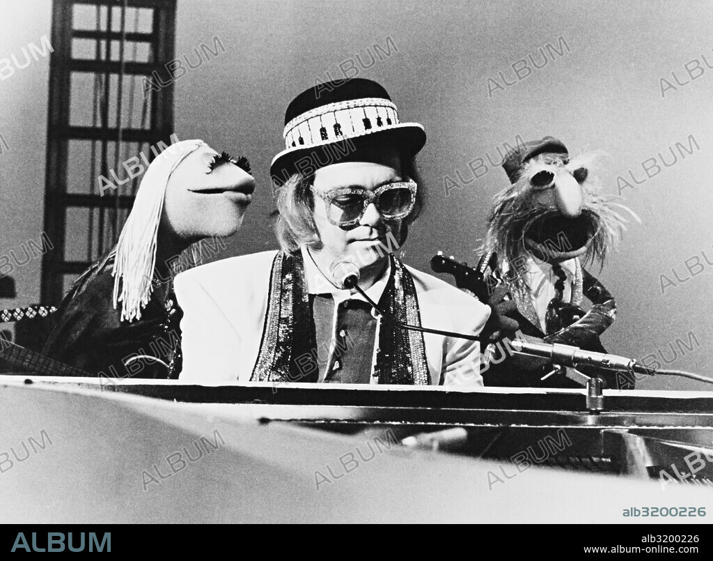 ELTON JOHN in THE MUPPETS SHOW, 1976, directed by JIM HENSON. Copyright JIM HENSON PRODUCTIONS.