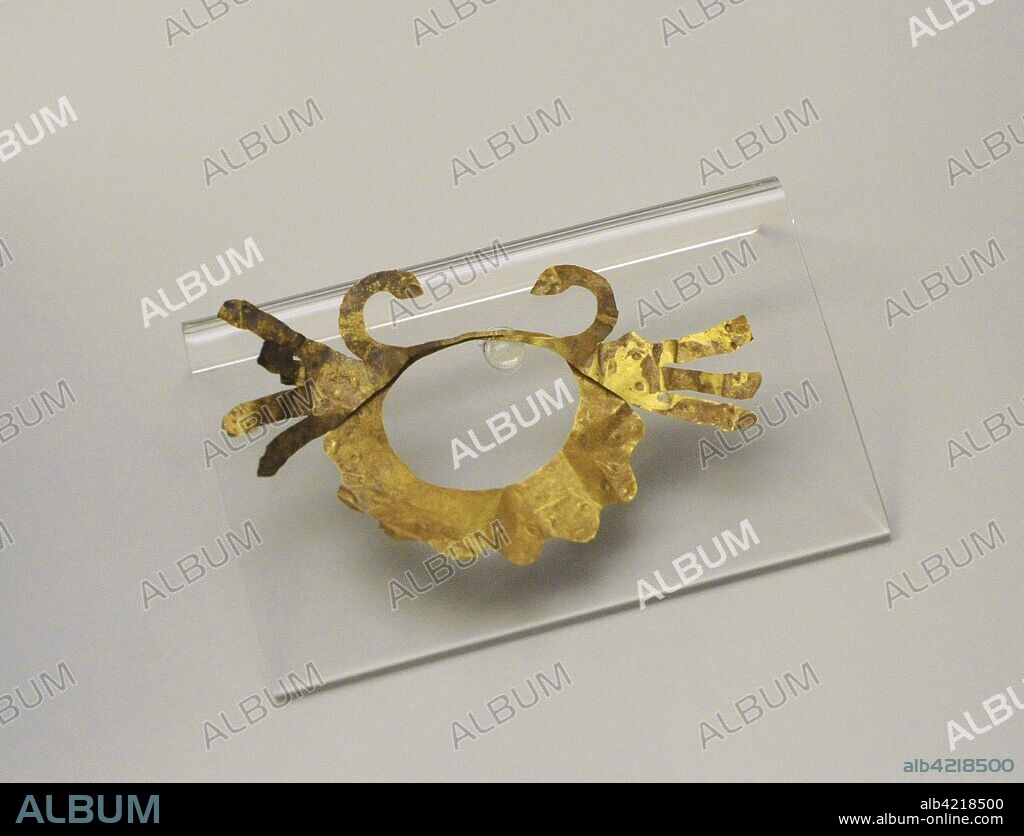 Nariguera o mostacho. Oro. Cultura Nazca, Período Intermedio Temprano (100 a. C. -700 d. C). Perú. Museo de América. Madrid. España.