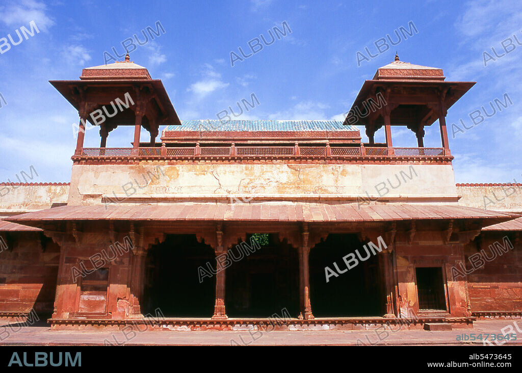 Fatehpur Sikri (the City of Victory) was built during the second half of the 16th century by the Emperor Akbar (r. 1556-1605). It was the capital of the Mughal Empire for 10 years.