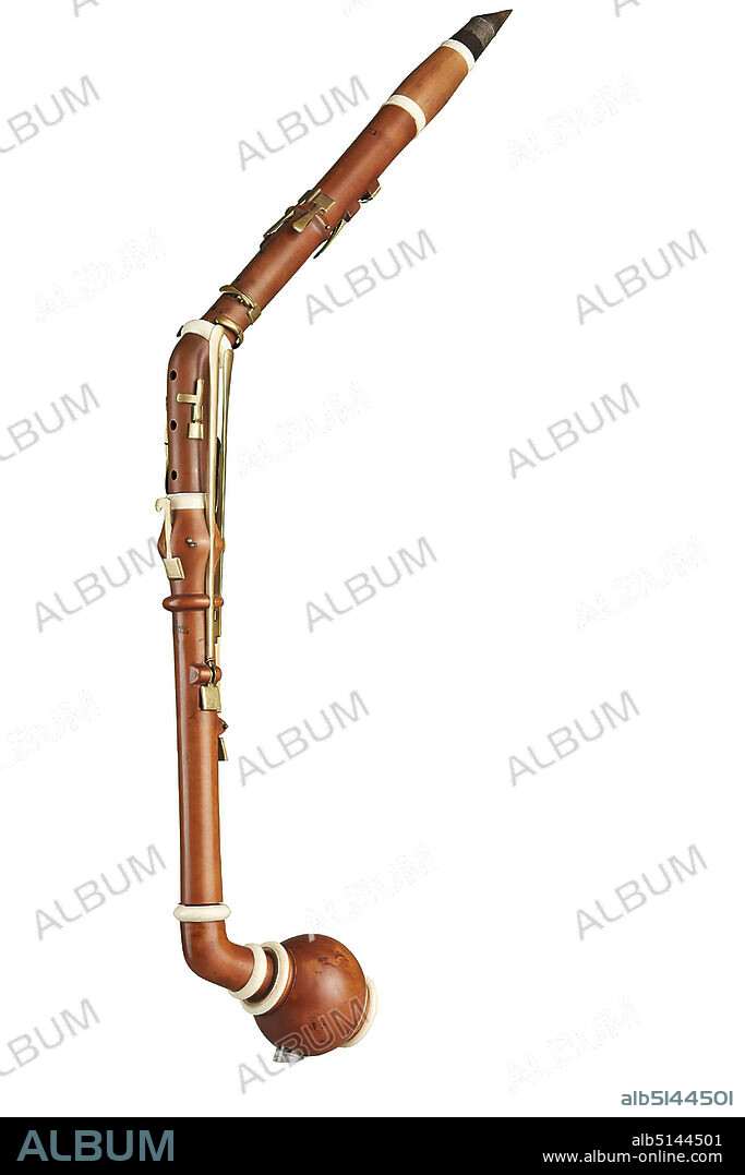 Strobach, basset horn in A (also: basset clarinet), boxwood, ivory, ebony, rosewood, brass, leather, twine, Total: length: 908 mm (with mouthpiece), stamp engraving: on upper and lower piece: STROBACH //CARLSBAAD, above and below each an eight-pointed line star, stamp engraving: on upper piece below the signature: tuning note A, wind instruments.