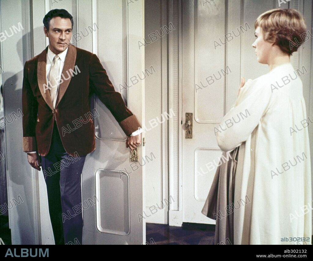 CHRISTOPHER PLUMMER y JULIE ANDREWS en SONRISAS Y LÁGRIMAS, 1965 (THE SOUND OF MUSIC), dirigida por ROBERT WISE. Copyright 20TH CENTURY FOX.