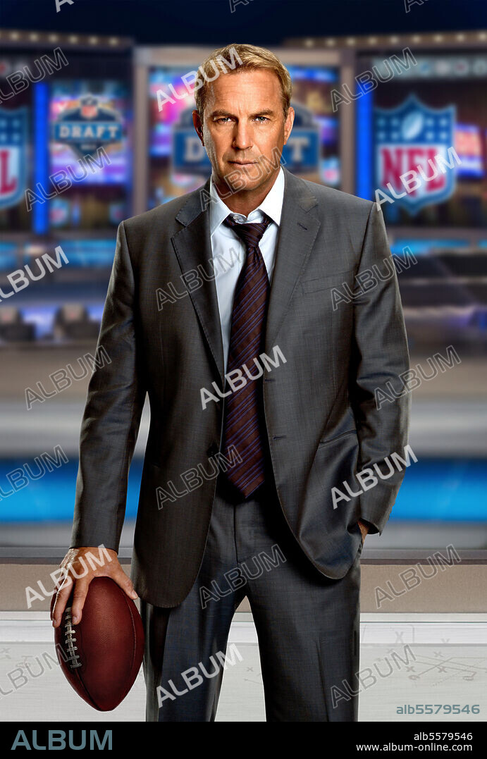 KEVIN COSTNER en DECISIÓN FINAL, 2014 (DRAFT DAY), dirigida por IVAN REITMAN. Copyright SUMMIT ENTERTAINMENT.