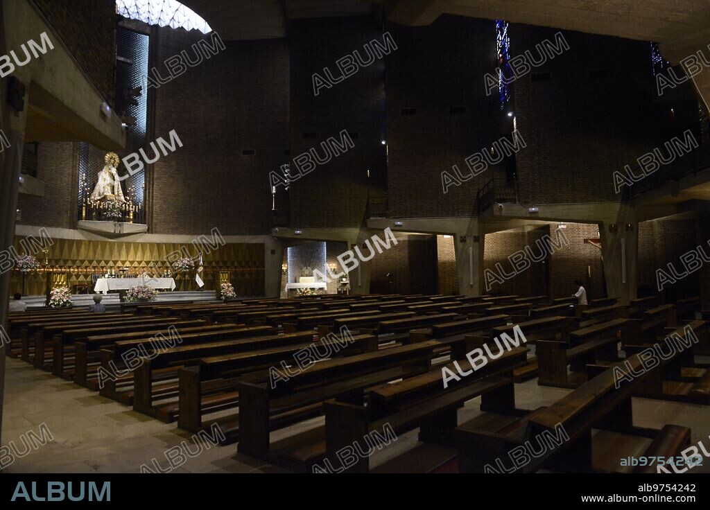 Madrid, 20/07/2016. Reportaje de Iglesias de Madrid. En la imagen, la Parroquia de Santa María del Monte Carmelo. Foto: Maya Balanya ARCHDC.