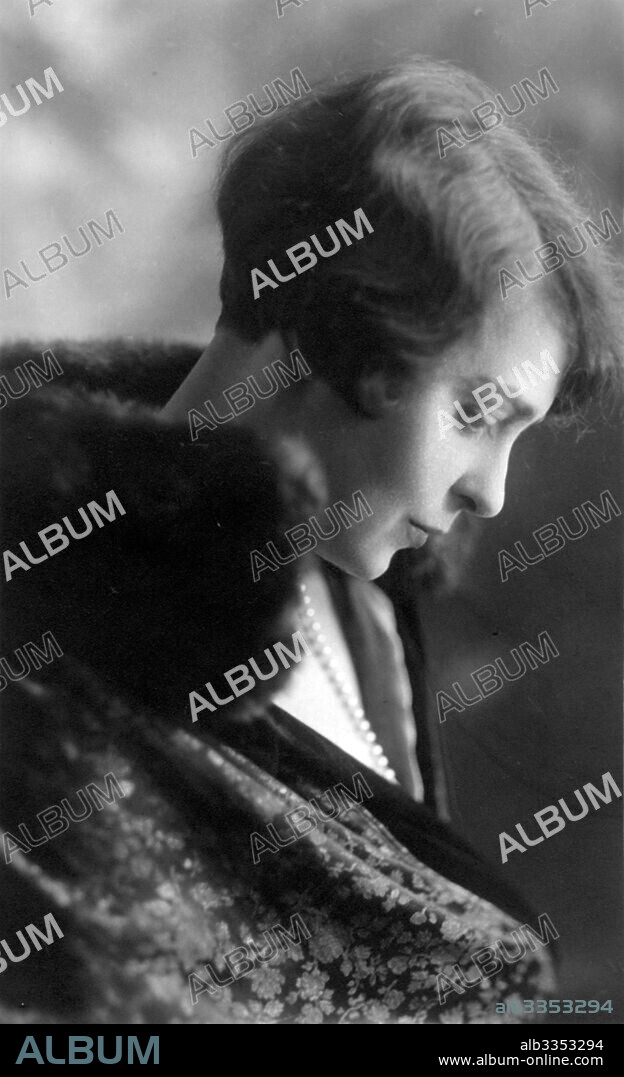 ANÓNIMO. Lina Prokofiev (1897-1989).
