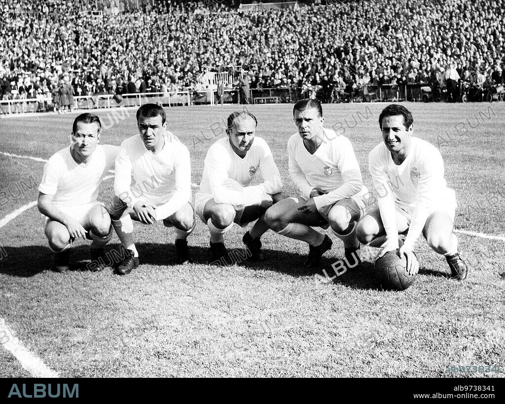 Protagonists - Players - Lineups - Forward that Real Madrid presented in the final that they won in 1962 against Sevilla. Tejadar, del Sol, Di Stefano, Puskas and Gento. Photo: Álvaro -Approximate date.