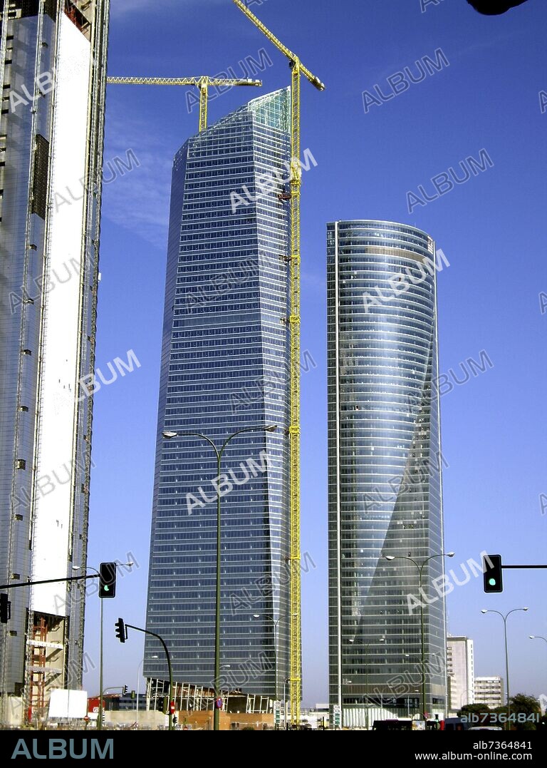 CONSTRUCCION DE LAS TORRES DEL PARQUE EMPRESARIAL CUATRO TORRES BUSINES AREA - CTBA - EN LA ANTIGUA CIUDAD DEPORTIVA DEL REAL MADRID- 2008.