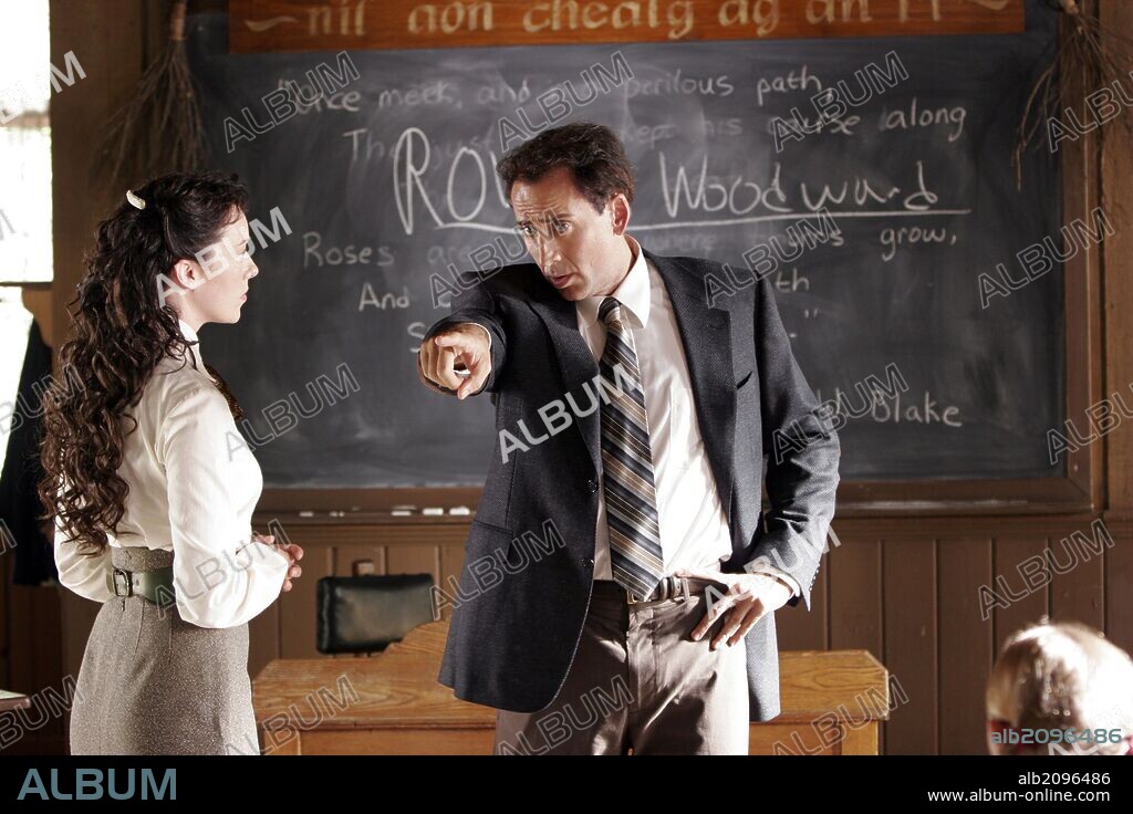 MOLLY PARKER and NICOLAS CAGE in THE WICKER MAN, 2006, directed by NEIL LABUTE. Copyright MILLENNIUM FILMS INC/NU-IMAGE FILMS/REDBUS PICTURES/EMMETT.