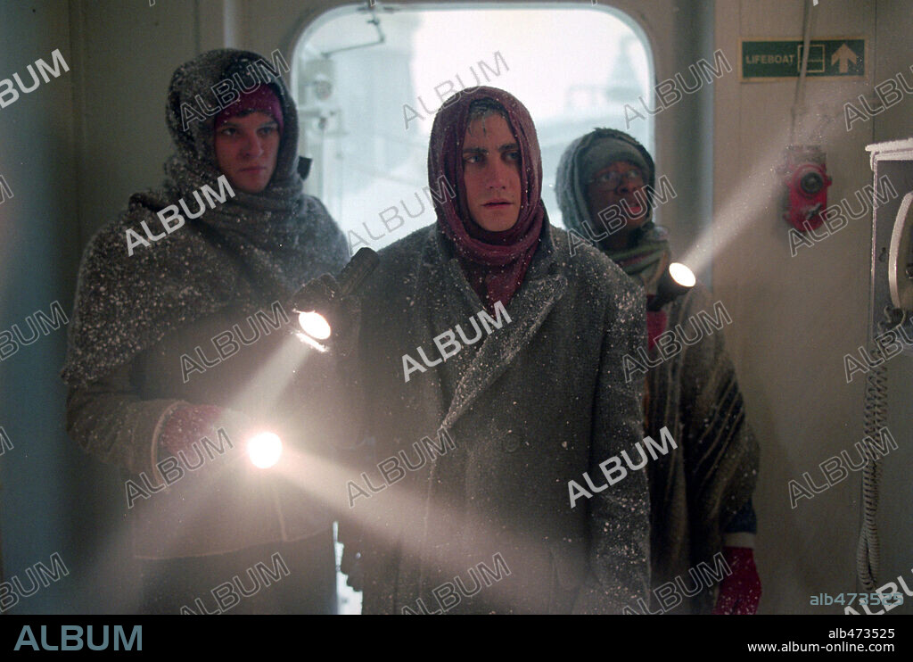ARJAY SMITH, AUSTIN NICHOLS and JAKE GYLLENHAAL in THE DAY AFTER TOMORROW, 2004, directed by ROLAND EMMERICH. Copyright TM 20 TH CENTURY FOX.