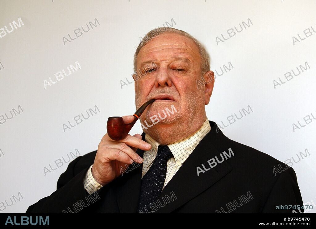 Pozuelo de Alarcón (Madrid), 28/12/2010. José Luis Balbín, columnista de Abc. Foto: Ernesto Agudo. Archdc.