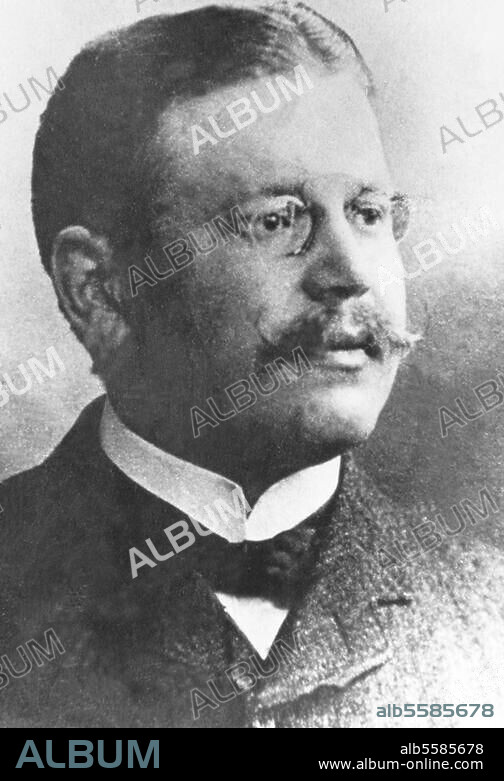 Erzberger, Matthias Politiker (Zentrum; unterzeichnete 11. 11.1918 den Waffenstillstand; 1919/20 Reichsfinanz-Min.). Buttenhausen 20.9.1875 - (ermordet) bei Bad Griesbach 26.8.1921. Porträtaufnahme, um 1915.