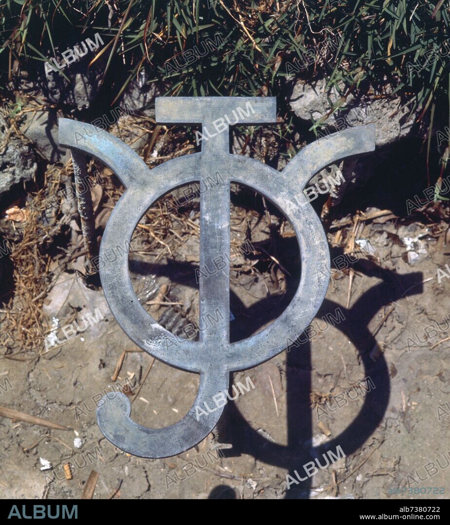 HIERRO DE MARCAR DE LA GANADERIA ORONOZ EN EL MONUMENTO AL CABALLO.