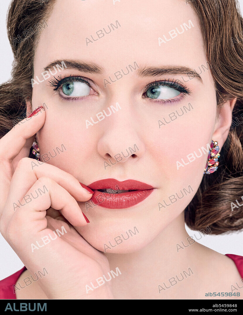 RACHEL BROSNAHAN en LA MARAVILLOSA SRA. MAISEL, 2017 (THE MARVELOUS MRS. MAISEL), dirigida por AMY SHERMAN-PALLADINO, DANIEL ATTIAS y JAMIE BABBIT. Copyright AMAZON STUDIOS.
