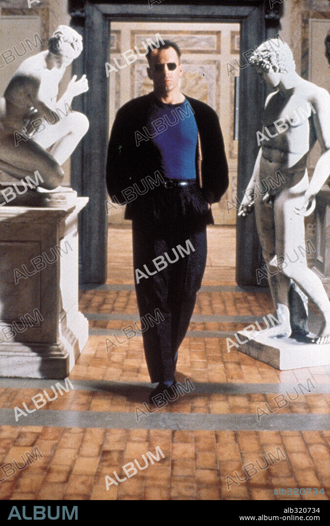 BRUCE WILLIS en EL GRAN HALCÓN, 1991 (HUDSON HAWK), dirigida por MICHAEL LEHMANN. Copyright TRI STAR PICTURES.