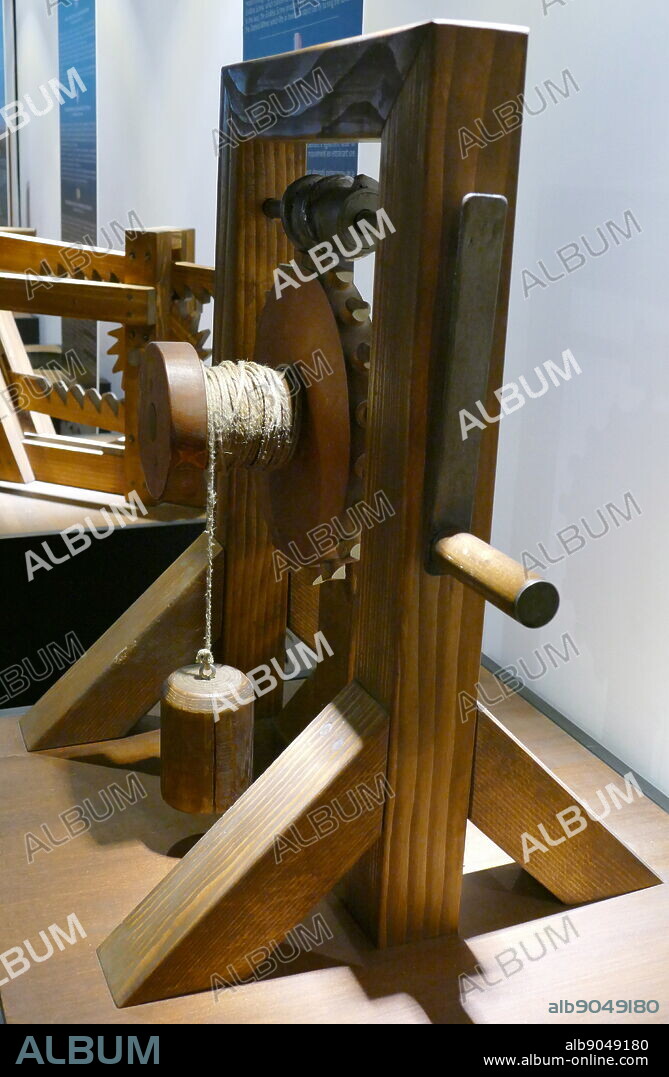 model of a toothless Endless Screw, alternating motion of the Toothed Wheel, which lifts or lowers an object just by turning the hand crank. based on a drawing by Leonardo da Vinci (1452-1519), Italian artist and polymath. Madrid Codex I, folio 17 v.