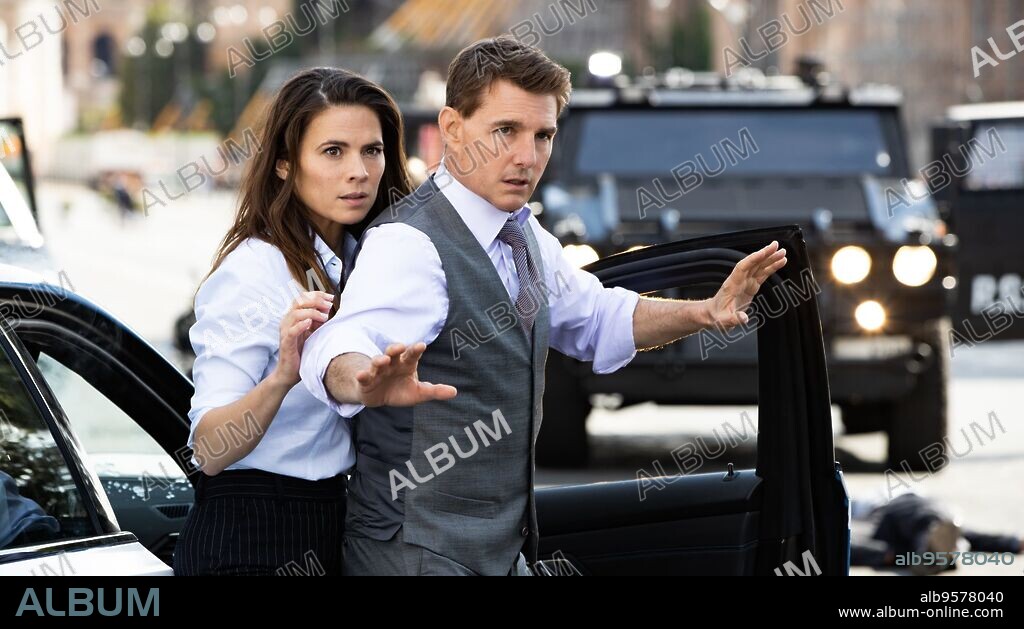HAYLEY ATWELL und TOM CRUISE in MISSION: IMPOSSIBLE DEAD RECKONING PART ONE, 2023, unter der Regie von CHRISTOPHER MCQUARRIE. Copyright PARAMOUNT PICTURES.