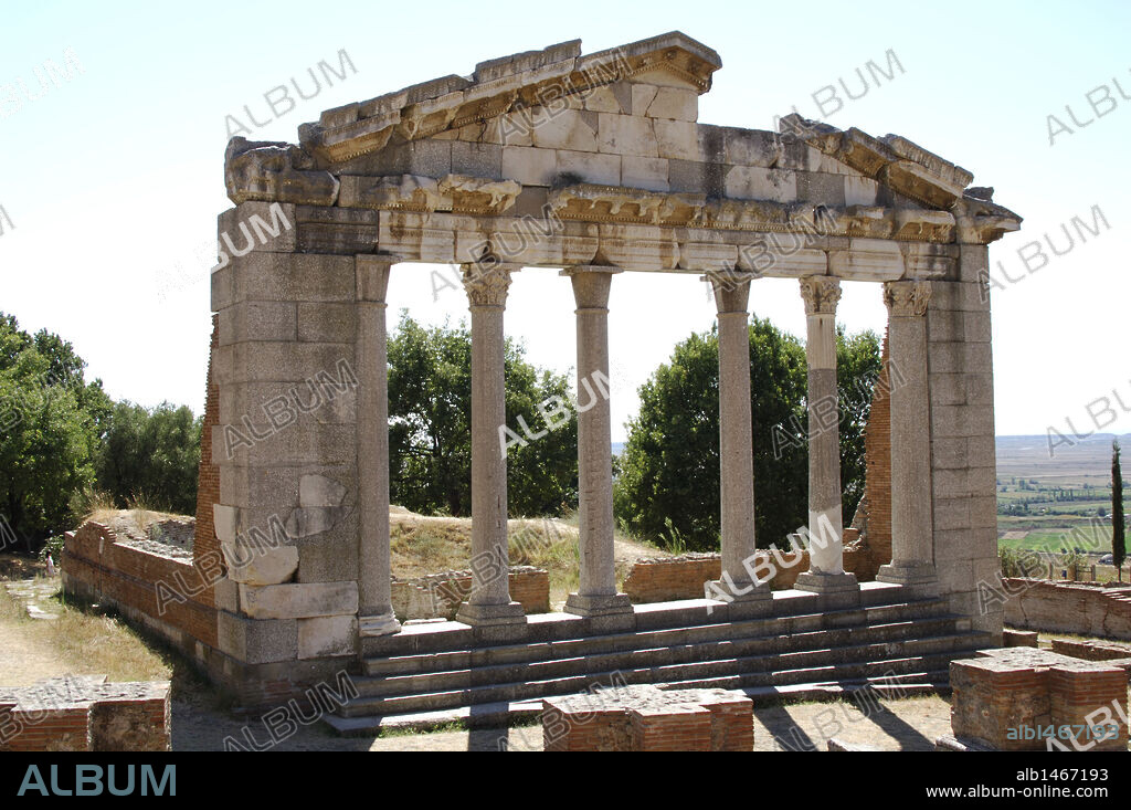 ARTE GRIEGO. PERIODO HELENISTICO. REPUBLICA DE ALBANIA. Vista del BOULETERION, edificio fechado en el s. II d. C. Ruinas de Apolonia. Fier.