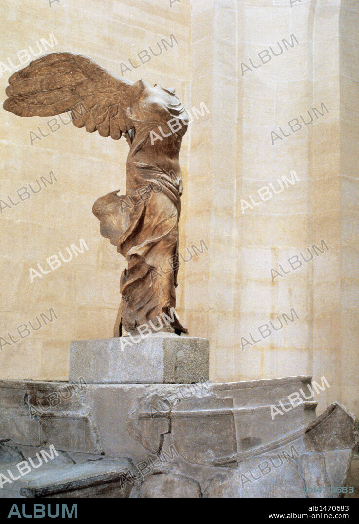ARTE GRIEGO-HELENISTICO. VICTORIA DE SAMOTRACIA (ss. III-II aC). Estatua de mármol, colocada como mascarón de proa de un navío. Procede del Santuario de los Cabires, en la isla de Samotracia. Museo del Louvre. París. Francia.