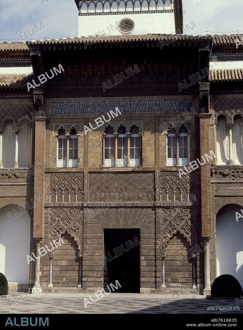 PUERTA DE LA MONTERIA DEL PALACIO DEL REY DON PEDRO EN LOS REALES ALCAZARES DE SEVILLA - SIGLO XIV.