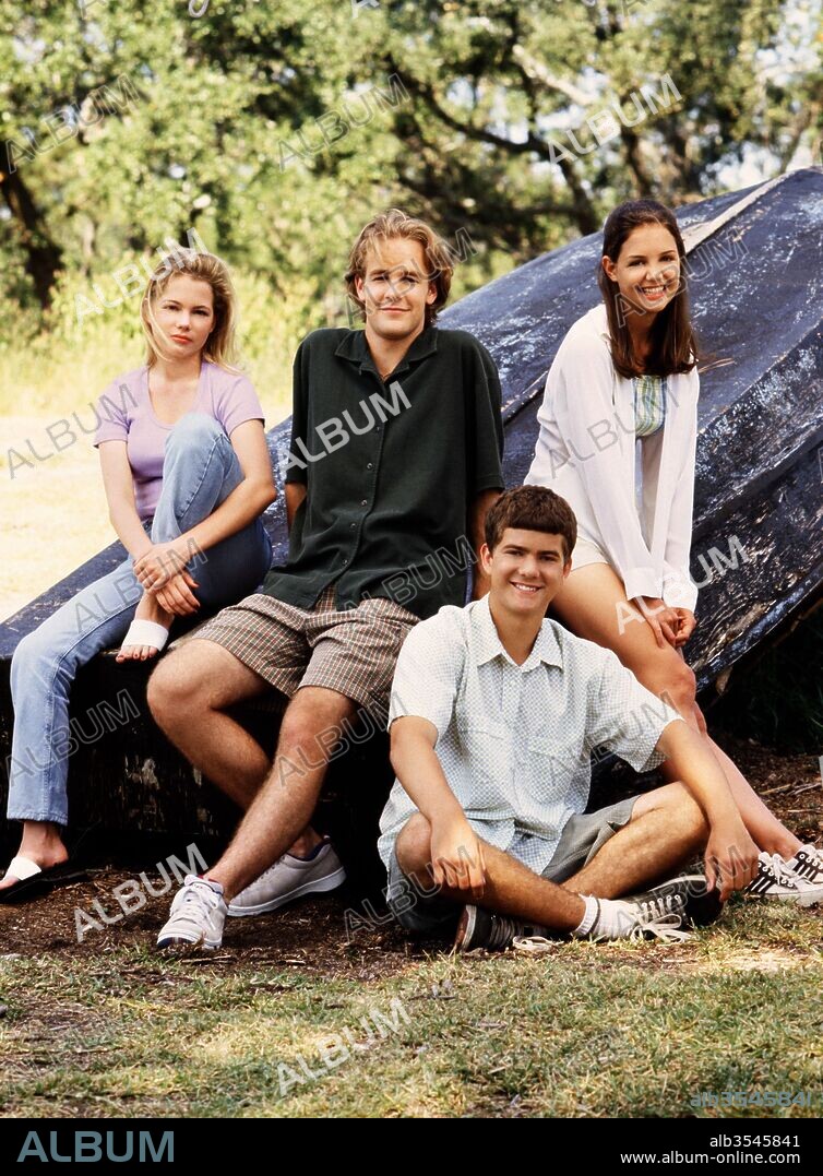 JAMES VAN DER BEEK, JOSHUA JACKSON, KATIE HOLMES and MICHELLE WILLIAMS in DAWSON'S CREEK, 1998. Copyright SONY PICTURES.