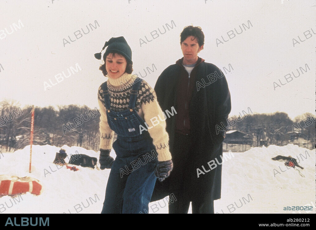 NATALIE PORTMAN and TIMOTHY HUTTON in BEAUTIFUL GIRLS, 1996, directed by TED DEMME. Copyright MIRAMAX FILMS.