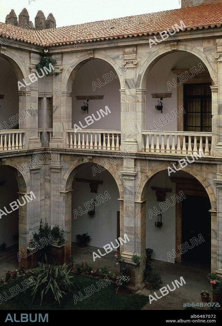 PATIO DEL PARADOR NACIONAL DE ZAFRA - SIGLO XVI.